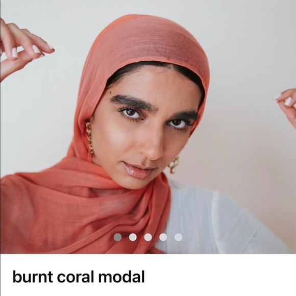 Burnt coral Vela scarves model - Picture 4 of 7